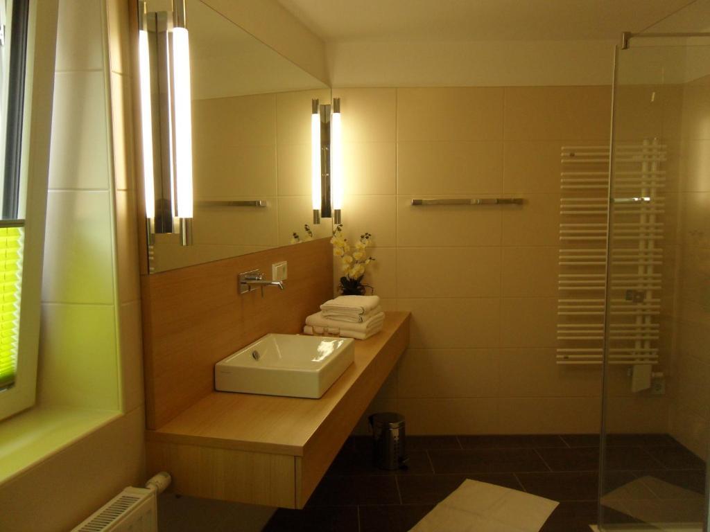 Gasthof-Pension Schuetz Wesenufer Dış mekan fotoğraf