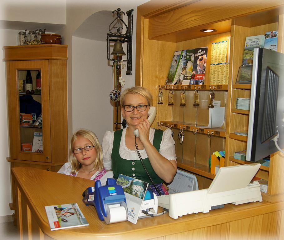 Gasthof-Pension Schuetz Wesenufer Dış mekan fotoğraf